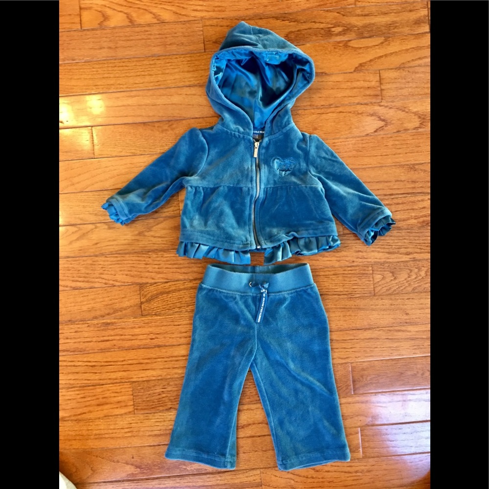 Kenneth Cole baby girl 2 piece outfit 6/9 MON
